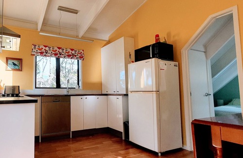 Stanmore Bay Cabaña | Kereru Cottage - bach privado con vista al mar