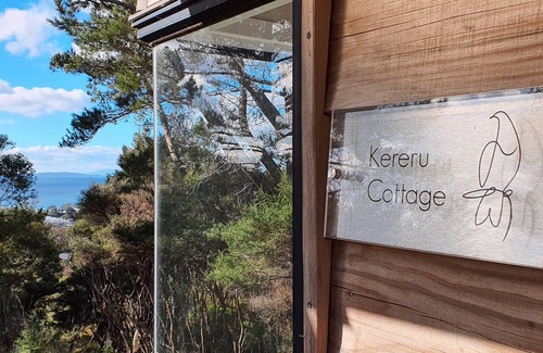 Stanmore Bay Cabaña | Kereru Cottage - bach privado con vista al mar