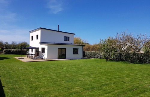 Ploudalmezeau Casa | Kerheol, bright house with garden and beach on foot