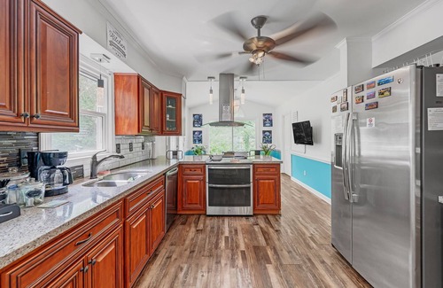 Kernersville Casa | Kernersville: King Beds Hot Tub Fire Pit Arcade
