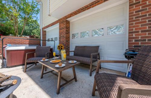 Kernersville Casa | Kernersville King Beds Hot Tub Arcade Firepit