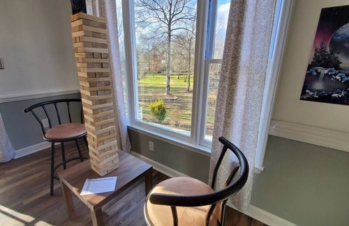 Kernersville Casa | Kernersville Sleeps 16+ w/ Hot Tub Arcade King Bed