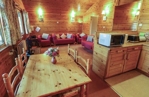Alford Cabaña | KESTREL, pet friendly, country holiday cottage in Alford