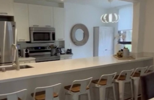 Key Biscayne Apartamento | Key Biscayne Gorgeous 3 bdrm Beachy Chic Condo