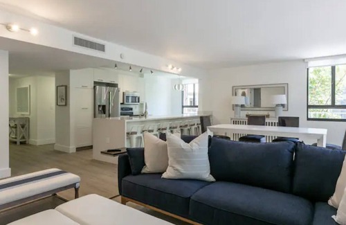 Key Biscayne Apartamento | Key Biscayne Gorgeous 3 bdrm Beachy Chic Condo