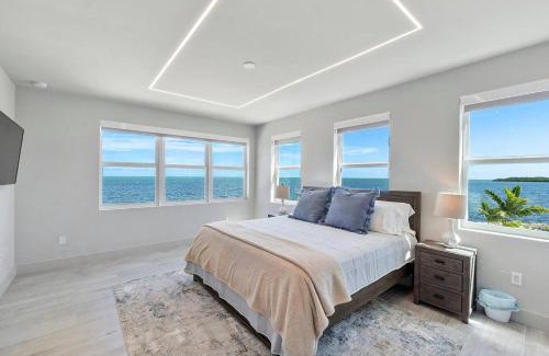 Monroe County Casa | Key Largo Oceanfront Oasis with Pool and Hot Tub