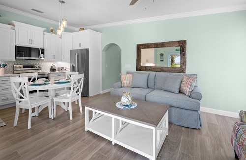 Holmes Beach Casa | Key Lime Cottage by Beach Boutique Rentals