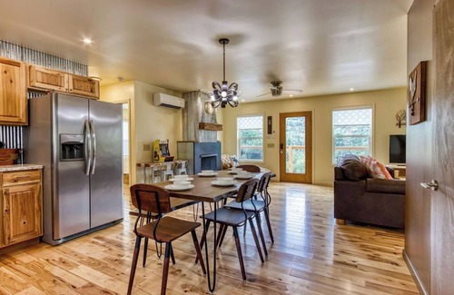 Gatlinburg Chalet De Esquí | Key Lime Pie, Hot Tub, WIFI, $1089 FREE tickets each paid day, Dollywood and Mor