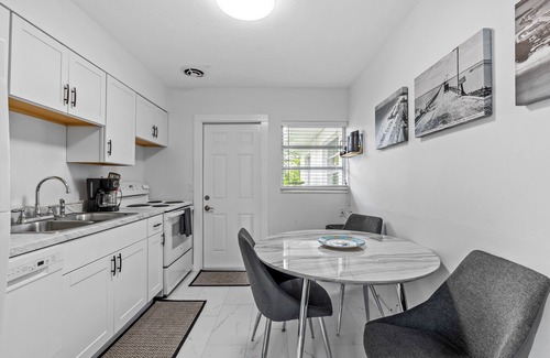 Clearwater Beach Cabaña | KEYLIME COTTAGE Heated Pools, steps from the beach perfect location