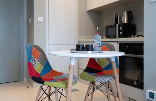 Downtown Dubai Apartamento | Keyrock Living - Lakeview Escape in Business Bay