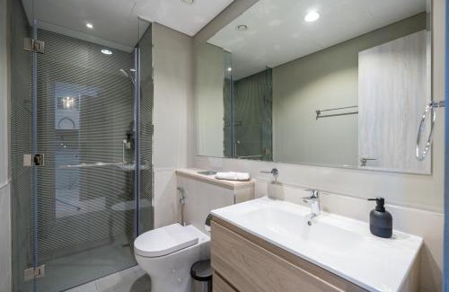 Downtown Dubai Apartamento | Keyrock Living - Lakeview Escape in Business Bay