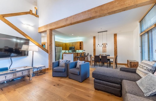 Keystone Casa | ** Nuevo listado ** Master Suite con cama King, garaje privado y lavandería, WIFI gratis