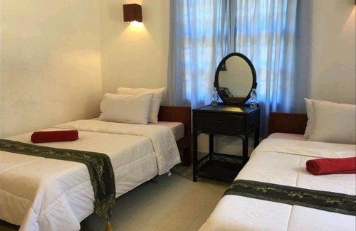 Downtown Siem Reap Cama Y Desayuno | Smiley's Guesthouse : Twin Room (Airconditioning & Hot Water)