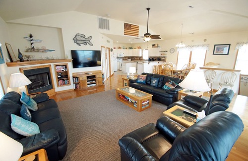 Kitty Hawk Cabaña | HERMOSOS Oceanside-5 RBs, Ascensor, mesa de billar, piscina privada y jacuzzi!