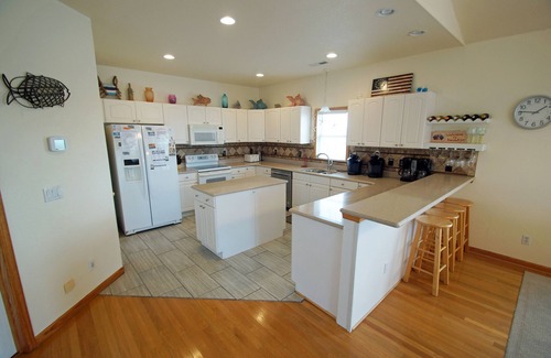 Kitty Hawk Cabaña | HERMOSOS Oceanside-5 RBs, Ascensor, mesa de billar, piscina privada y jacuzzi!
