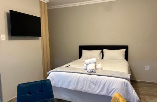 Emfuleni Casa | Khayalethu Guest House