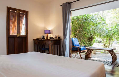 Kampot Hotel | Habitación con vistas al jardín