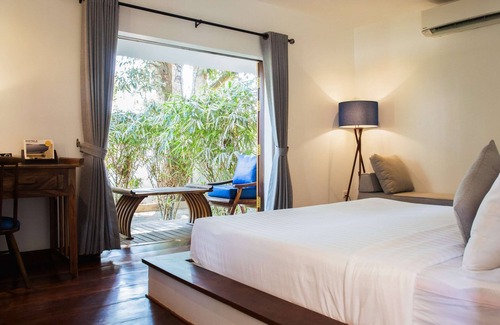 Kampot Hotel | Habitación con vistas al jardín
