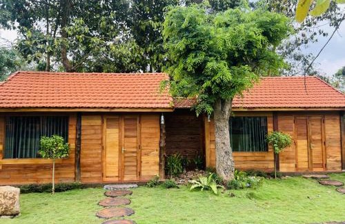Chau Duc Cabina | Khu Nghỉ dưỡng Sinh thái Nhà Lụa Retreat