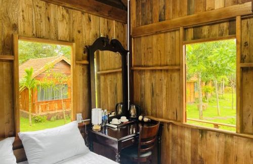 Chau Duc Cabina | Khu Nghỉ dưỡng Sinh thái Nhà Lụa Retreat