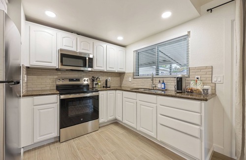 Escondido Casa | Kid-friendly 3-bedroom house in Escondido with AC, WiFi, KingBed, Travel Crib