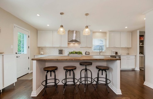 Prairie Village Casa | Kid Friendly 4 Bedroom home w/ Private Heated Pool.