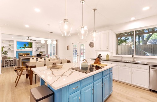 Lewisville Casa | Kid-Friendly Backyard, Pool & Game Room – Ideal for Families & Lg Grp - Slps 15
