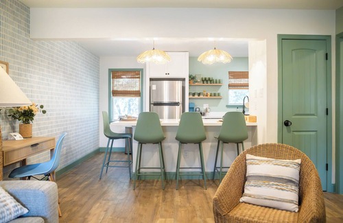 Biloxi Condominio | Steps to DT OS & Front Beach, Eco- Friendly, Pool
