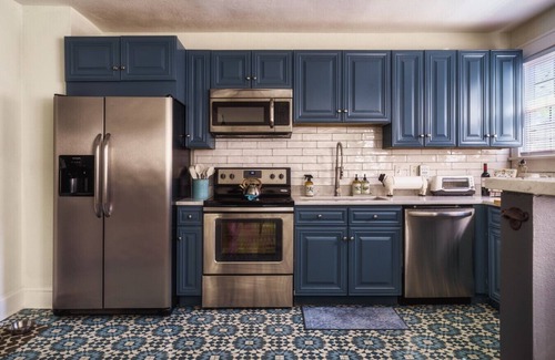 Wesley Heights Apartamento | Kid-Friendly Stay Featured in CLT Magazine!