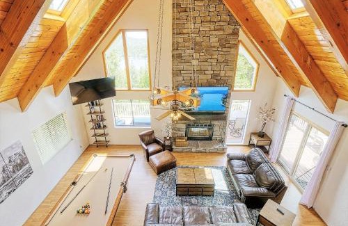 Lake Arrowhead Casa | Kid's Paradise! Ball Pit 2 Lofts Lakeview 5 bd, 3ba