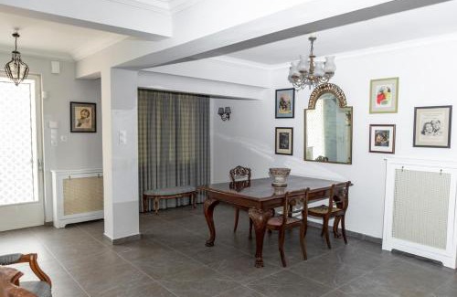 Kifisia Apartamento | Kifissia 50's designer house