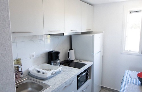 Chrissi Akti Apartamento | Kiki's Dream Refurbished Apartment With a Bacony and sea Views