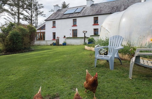 Murroogh Casa | Kilfarboy House - Renovated Farmhouse!