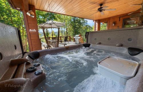 Gatlinburg - Pigeon Forge Casa | Kim's Cove Motorcycle-Friendly Cabin