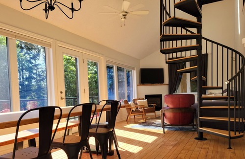 Kimberley Cabina | Kimberley Cottage. Hot-tub, Views, Hiking and Skiing