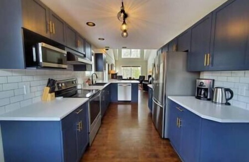 East Kootenay Casa | Kimberley Mountain Duplex Chalet close to Golfing