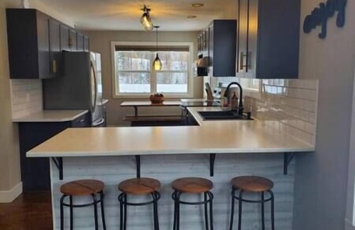 East Kootenay Casa | Kimberley Mountain Duplex Chalet close to Golfing