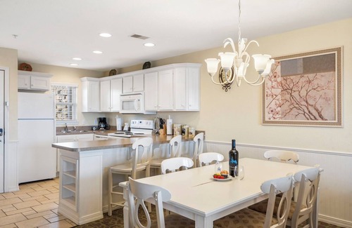 Kimberling City Condominio | Kimberling City Condo w Lake Access-Free Attraction Tickets-Cmty Outdoor Pool-Mini Golf