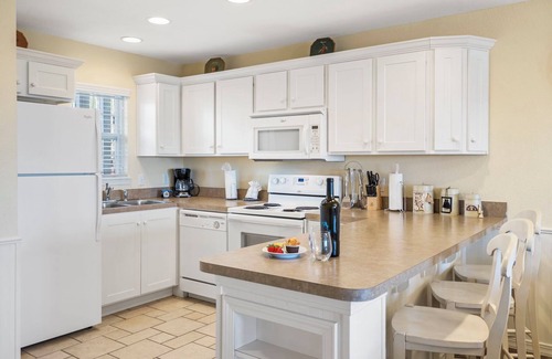 Kimberling City Condominio | Kimberling City Condo w Lake Access-Free Attraction Tickets-Cmty Outdoor Pool-Mini Golf