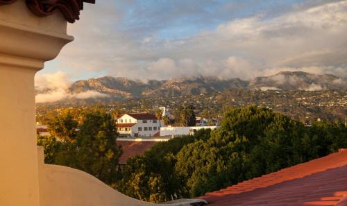 Historic Downtown Santa Barbara Complejo | Kimpton Canary Hotel by IHG