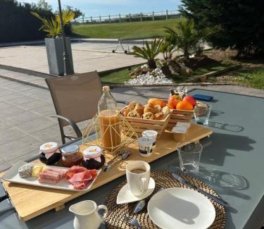 Oyre Cama Y Desayuno | Kimy Villa Lunoterie Futuroscope Piscine et Spa