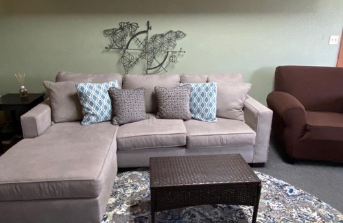 Yosemite Forks Casa | Kin House Guest Suite