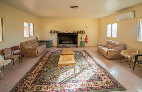 Menindee Casa | Kinchega Shearers Quarters