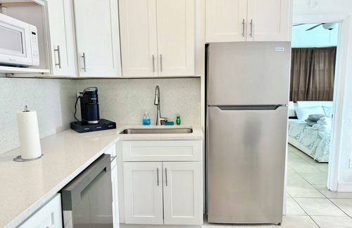 Bayou Shores Casa | KING 1bd/1ba in St. Petersburg w/PRIVATE DOCK & KAYAKS