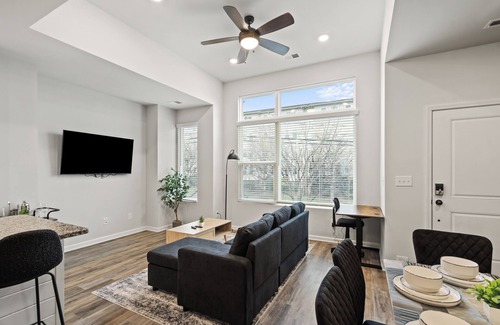 Charlotte Casa | King 3BR Townhouse in Camp North End