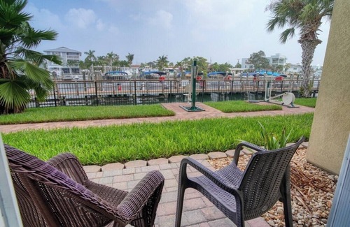 Treasure Island Hotel | King Accessible Standard Room