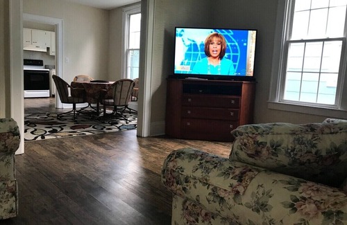 South Charleston Casa | King and 2 Queens 55 Smart tv