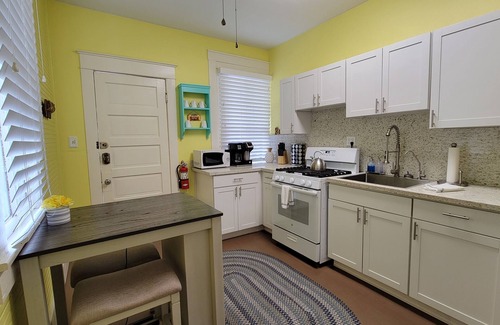 Galveston Apartamento | King Bed 1/1 in heart of East End Historic District
