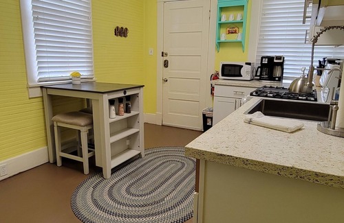 Galveston Apartamento | King Bed 1/1 in heart of East End Historic District