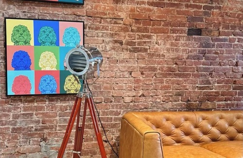Pittsburgh Apartamento | KING BED City view Free Parking Vintage Loft